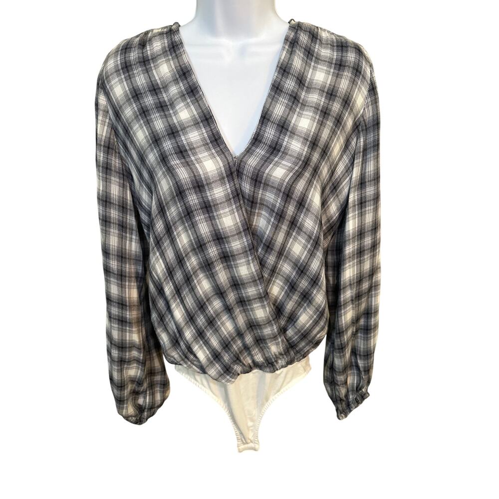 Jessica Simpson blue plaid suite blouse. Size XS snap front soft light material